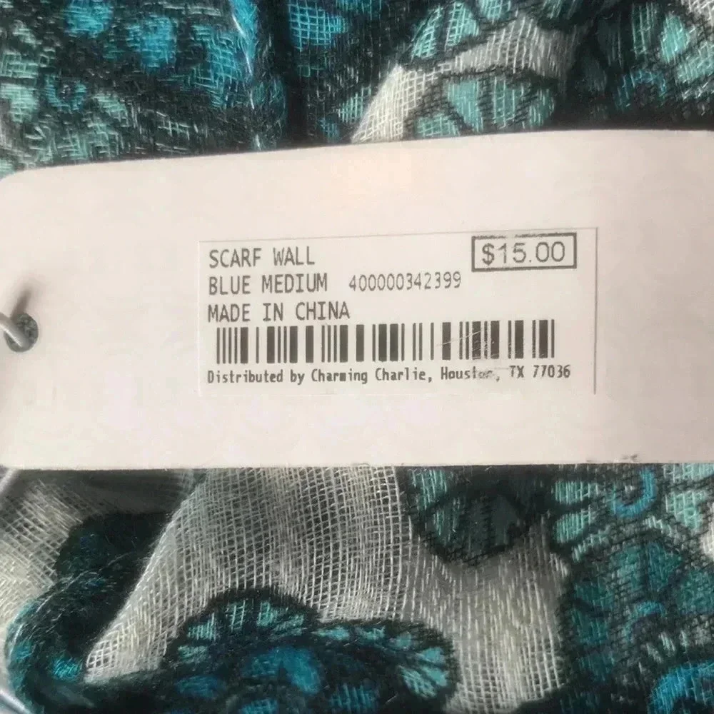 Charming Charlie brand‎ scarf
